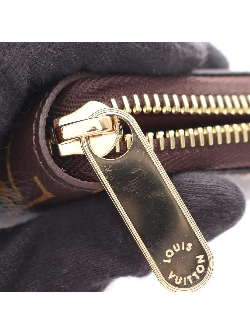 Louis Vuitton Zippy Wallet Around Long #300293L82B